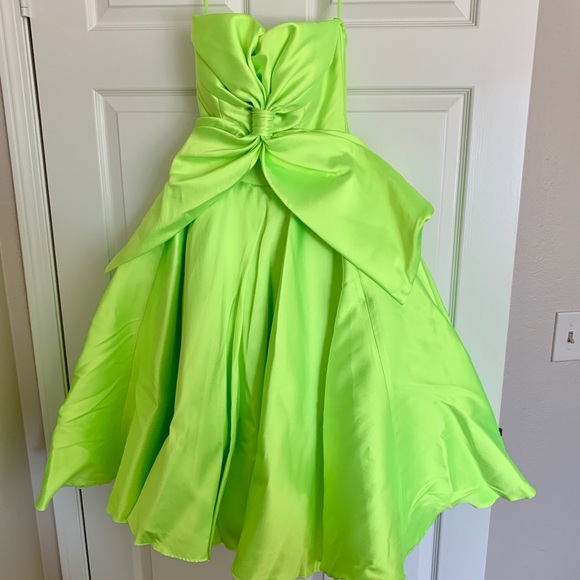 Eman Alajlan Neon green midi Dress sizes (Small and X-Small) - Picture 3 of 3